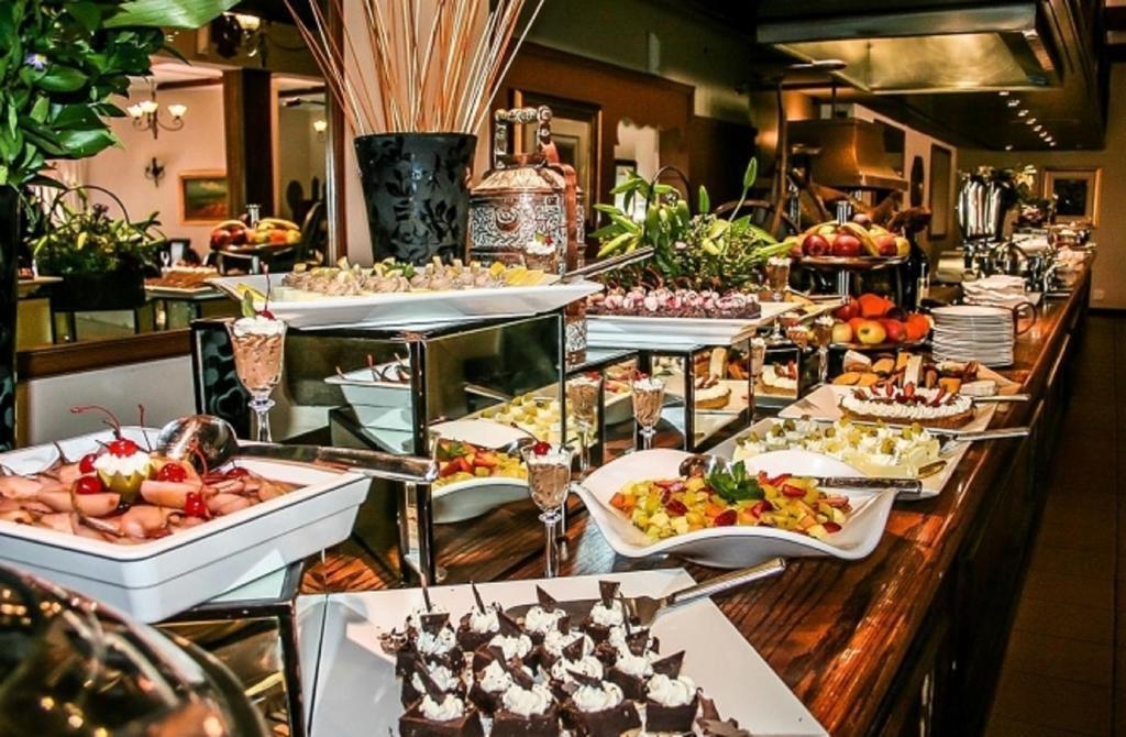 Valley Lodge & Spa Magaliesburg Bagian luar foto