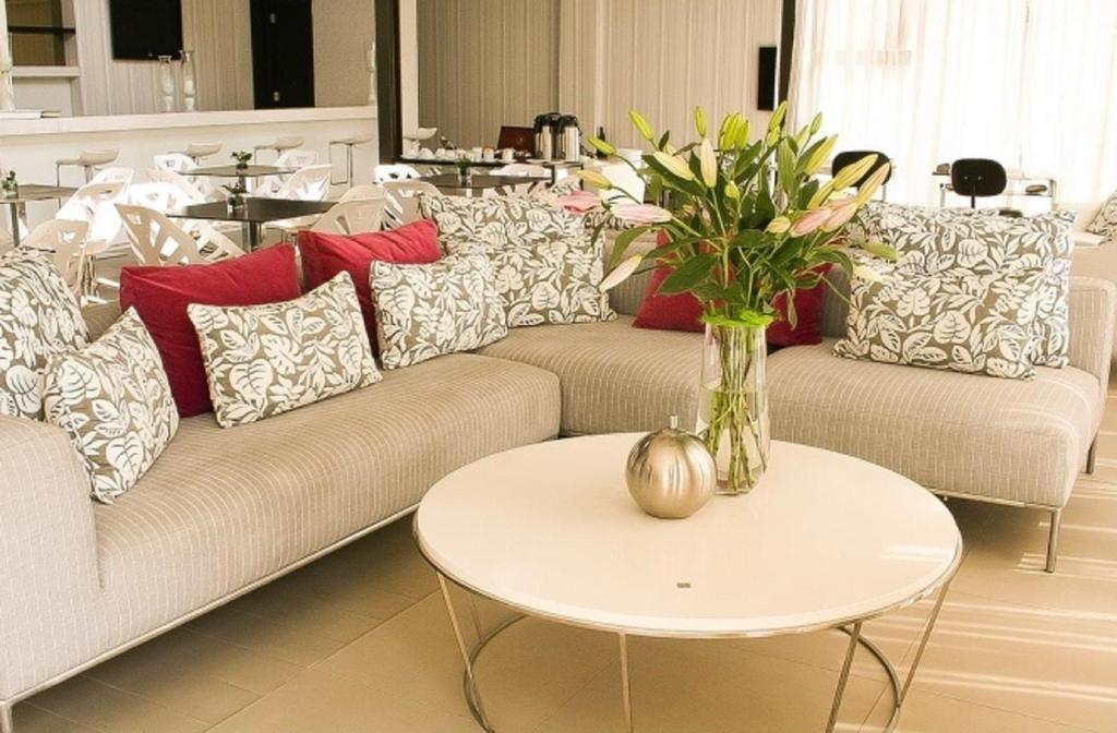 Valley Lodge & Spa Magaliesburg Bagian luar foto