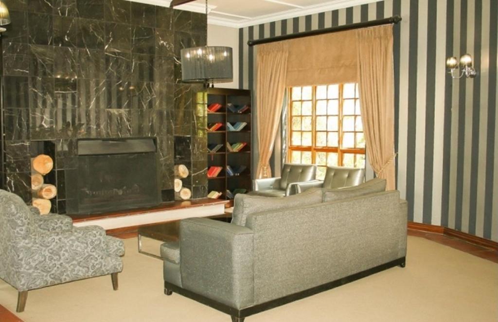 Valley Lodge & Spa Magaliesburg Bagian luar foto