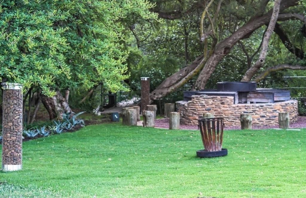 Valley Lodge & Spa Magaliesburg Bagian luar foto